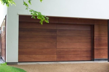 Rundum Meir sectional timber garage door